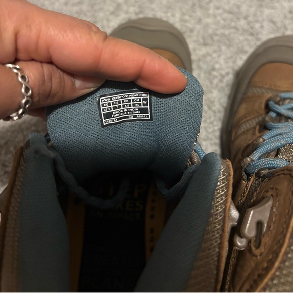 KEEN Circadia Women's 7 Mid Waterproof Leather Hiking Winter Boots -Tan and Gray - Picture 6 of 10